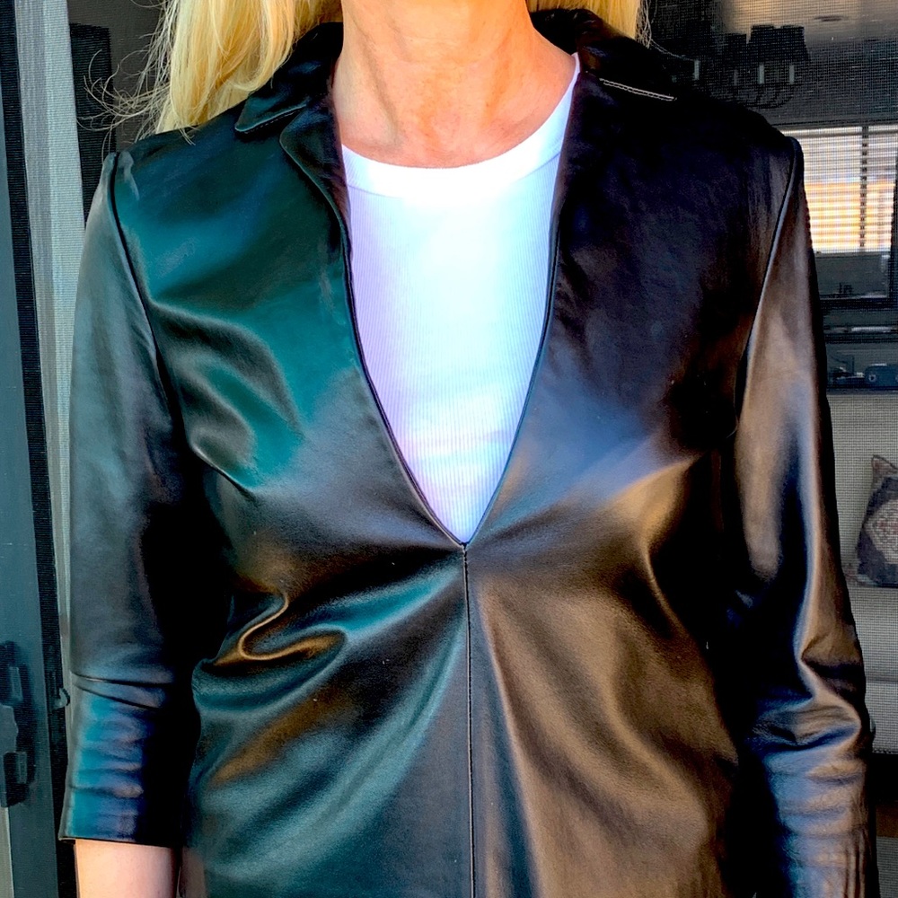 Vintage black leather low V shirt from Hugo Buscati EUC